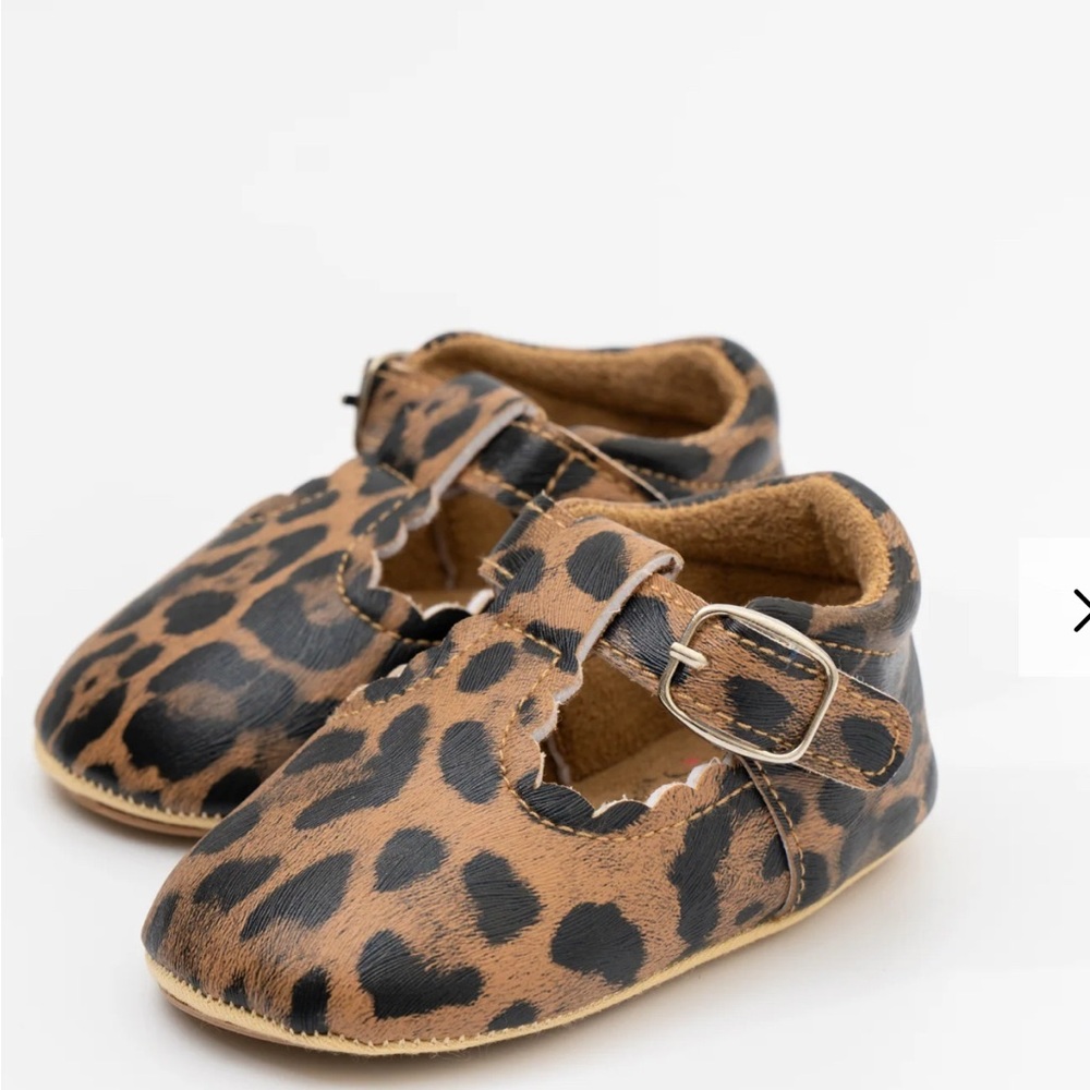 Leopard Print bay shoes Sz 4 new!  Adorable